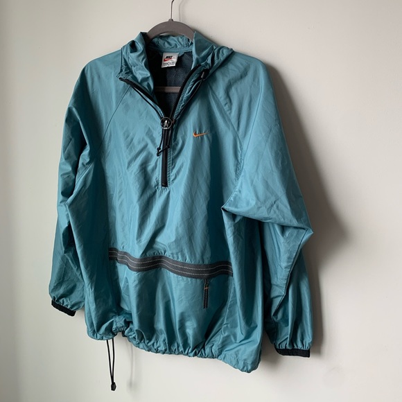 Nike Windbreaker - Picture 2 of 9